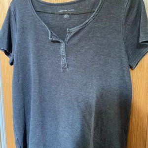 American Eagle grey t-shirt